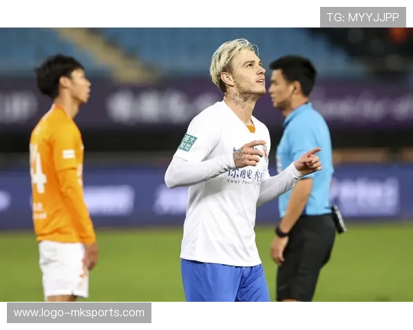 琫员如何在比赛中提高禁区嗅觉与抢点效率